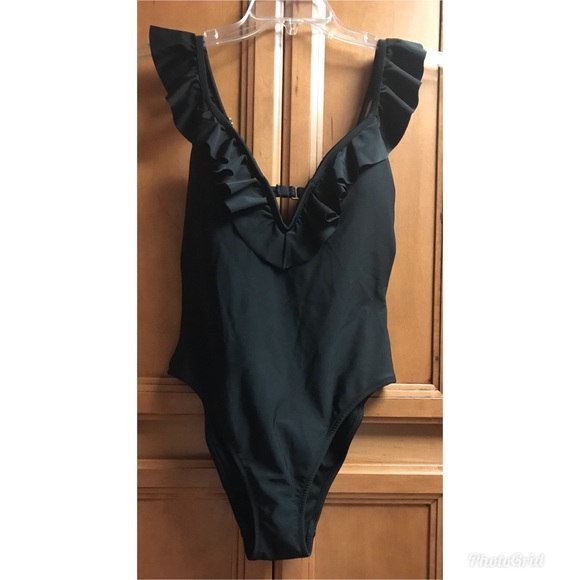 EXPRESS Ruffle V-Wire One-Piece Swimsuit BLACK - Picture 3 of 7